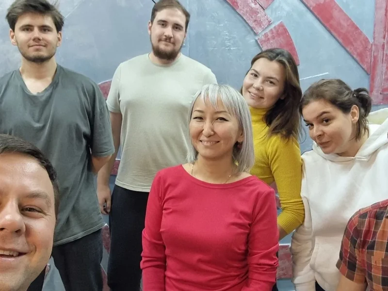 Командное фото сотрудников YuSMP Group